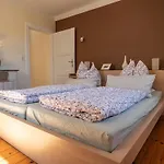 Altes Forsthaus Apartman *